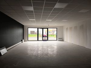 Location locaux professionnels 97 m² à La Ville-aux-Dames (37700)  1 020 €