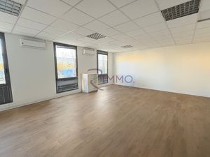 Location locaux professionnels 40 m² à Aix-en-Provence (13090)  22 000 €