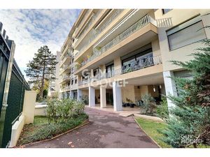 A vendre un appartement Rueil Malmaison 3 pièces 58 m2 cave et box