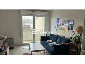 A moins de 20 minutes à pieds du centre-ville  gare à 10 minutes