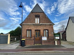 EXCLUSIVITÉ Maison mitoyenne d'un côté Saint-Nicolas-d'A