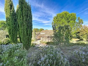 Villa de plain-pied avec piscine  180 m² proche Villeneuve-lès-Avignon