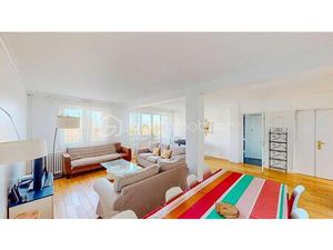 BAYONNE PLEIN CENTRE - Beau T4 traversant - 102m2 - vue dégagée - cave