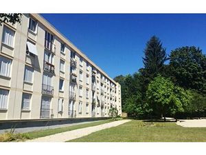 Location appartement  m² T-3 à Crosne  913 €