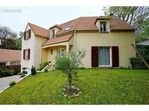 JUZIERS 449000 Maison atypique 2007 165m² Terrain900m² Gare 700mm