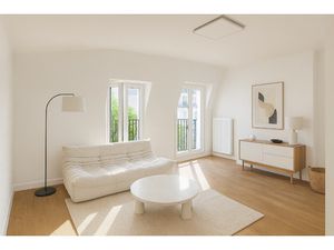 Rare - Beau T2+ ensoleillé avec 3 balcons  à rénover. Immeuble haussmanien - parties commu