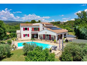 MAGNIFIQUE VILLA 5 PIECES 210M2 SUR TERRAIN DE 4000M2 AVEC P