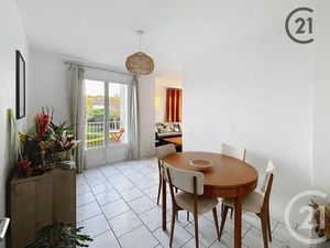 Appartement F4 à vendre - 4 pièces - 67 57 m2 - St Georges Sur Baulche - 89 - BOURGOGNE
