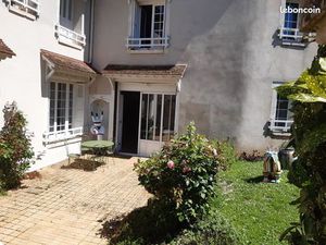 Loue grande maison centre ville