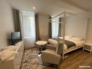 Studio  25 m² Hyper-centre  Rénové  Salle de sport Riquet