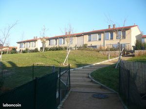 Maison lumineuse 77 m² – 3 chambres – Jardin 200 m² – Garage + parking – Millery