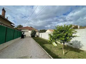 Location maison  m² T-4 à Aubagne  1 639 €