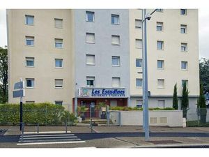 Les Estudines Sarah Bernhardt -63- - Etudiants - RESIDE ETUD