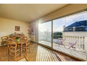 2 pièces 50 m2 avec ascenseur  balcon  garage et cave