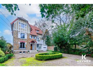 Demeure Meulière de Caractère - 245 m² - 8 pièces - 6 chambres- Sous-sol & Garage