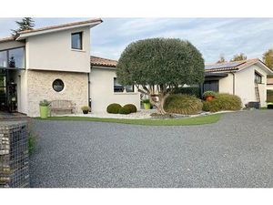 Maison Saint-Yrieix-sur-Charente m² T-7 à vendre  630 000 €