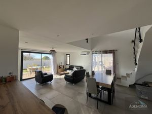 Grande maison moderne avec son appartement indépendant à Mar