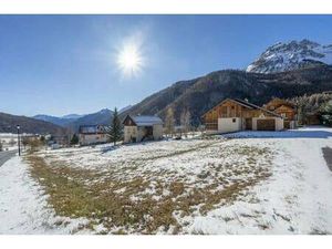 Terrain constructible viabilisé à vendre