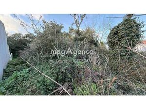 Terrain constructible arrière port