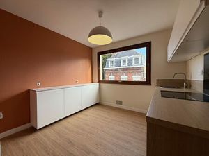 T2 - refait à neuf - cave - parking - 52 31m2 - à 5 min à pie