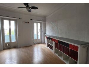 COGOLIN - Location annuelle Appartement T2 42m² en centre ville.