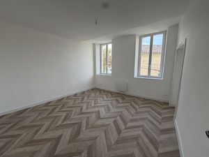 VALREAS  appartement de type3bis d'environ 72m2