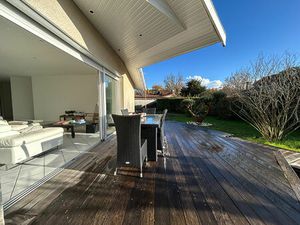 Vente maison 4 pièces  132.08m²  Blanquefort