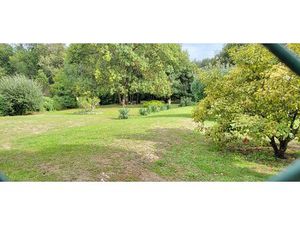 Maison ancienne avec beau parc