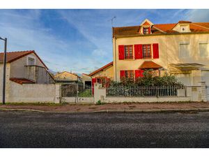 Maison 3 chambres potentiel 4 chambres  garage  commerces  écoles  calme  10 minutes de Ne