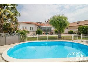 Propriété 5 pièces 220 m²