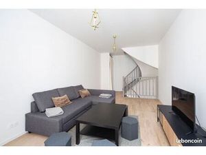 Maison de ville d’exception de 140 m² – 3 suites – grande cave – Bourg (33710)