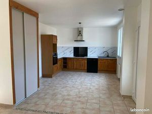 A louer appartement dans maison avec jardin