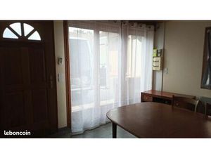 ST JULIEN-EN-GENEVOIS  Situé à 1 minute de la douane de CRACHE - SORAL