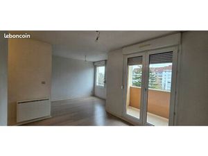 Grand studio à louer