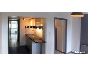 Petit appartement T2 sur NIORT en RDC avec terrasse bois