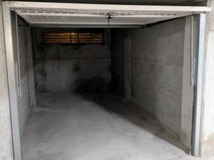 Garage Ville-la-Grand