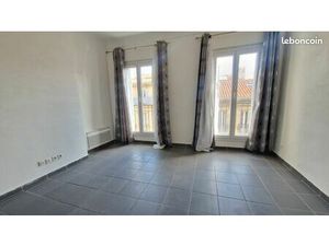 Joli type 2 Joliette 5e étage sans ascenseur