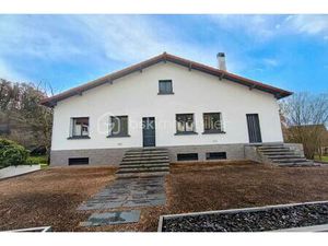 Maison de 215 m² à Ledeuix