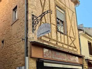 Immeuble mixte de 248 m² à Belves