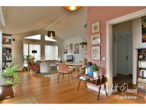 BAYONNE - Superbe duplex T4 de 104 m² au sol en dernier étage avec terrasse  cave et 3 sta