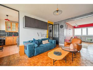 Appartement 3 pièces de 51 m² avec vue panoramique exceptionnelle au 10e étage