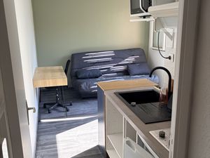 A LOUER - STUDIO MEUBLE - CHARTRES-DE-BRETAGNE