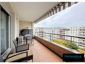 T3 traversant de 70 m² avec terrasse de 12m² – Villeurbanne