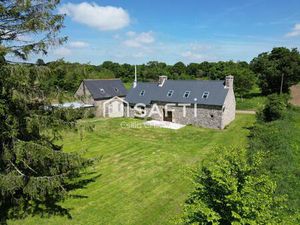 Deux maisons en pierre avec possibilité de gîte