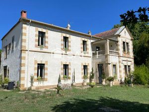 MAISON DE MAÎTRE SUR PARC D’1 HECTARE