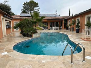 MAISON 6 PIECES 200 M2 ENV. PISCINE + ANNEXE AMENAGEE