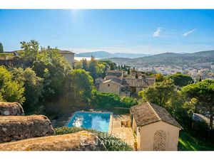 Villa des Années 70 avec Piscine dans quartier prisé