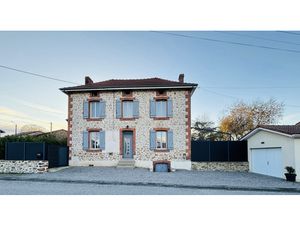 BOSMIE L'AIGUILLE - Maison en pierre avec garage et jardin