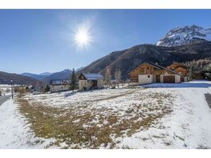 Référence : 6081-SCN - Terrain de 800m2 à Arvieux (05350)