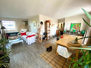 Appartement 4 pièces  3 chambres  79 M²  avec box!